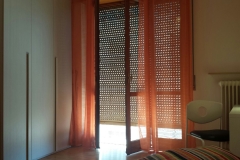 Stanza D - porta finestra